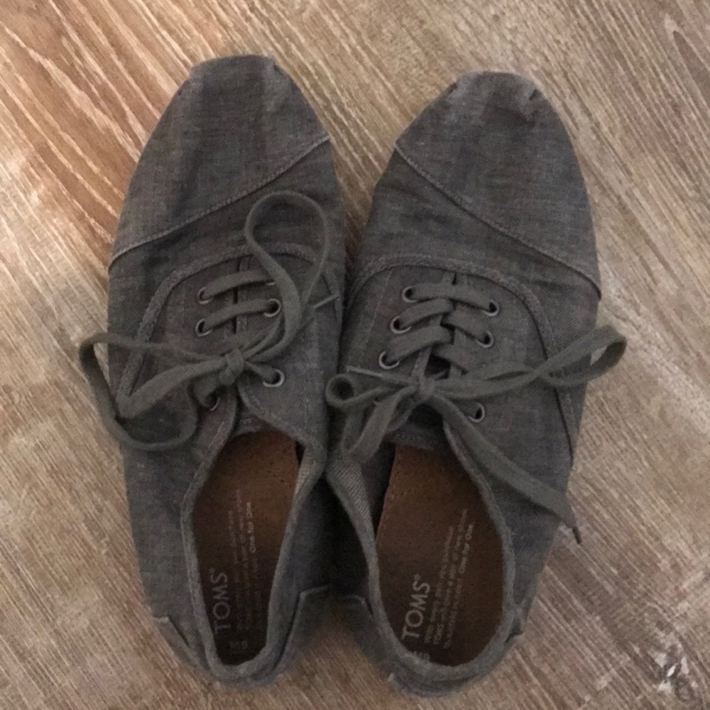 Toms men’s size 9